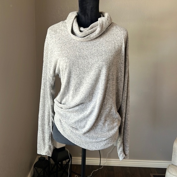 Daytrip Cowl Neck Fleece Top size Large NWT - Picture 3 of 9